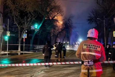 В Самаре загорелись торговые павильоны на улице Калининградской