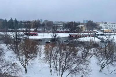 Утром 5 марта на Ново-Садовой в Самаре встали трамваи