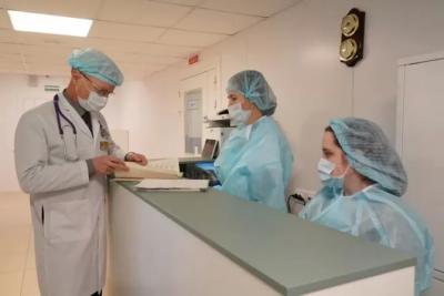 Тольяттинские врачи удалили у пациентки 16-килограммовую опухоль