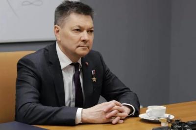 Губернатор Вячеслав Федорищев поздравил Олега Кононенко с награждением орденом «За заслуги перед Отечеством» І степени