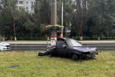 В Новокуйбышевске 20 июня водитель на «десятке» влетел в фонарный столб