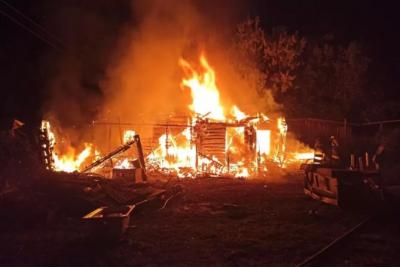 В Самарской области в горящем доме погиб человек