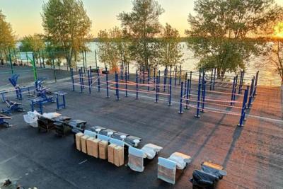 В четырех самарских парках открылись зоны воркаута