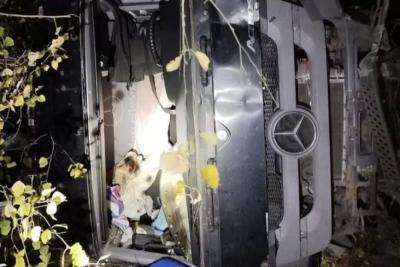 Пострадал человек: в Самарской области 1 октября на трассе столкнулись две фуры