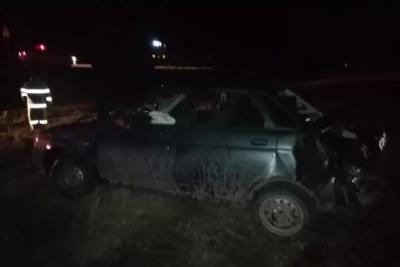 Есть пострадавший: в Самарской области на трассе улетела в кювет и перевернулась «Приора»