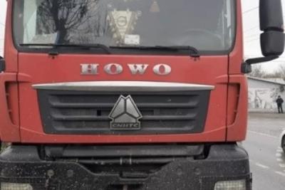 Ребенок в реанимации: в Самаре грузовик сбил 16-летнего подростка