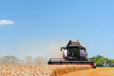 Без простоев и потерь, увеличивая урожайность: аграрий из Кинель-Черкасского района рассказал про комбайн Ростсельмаш