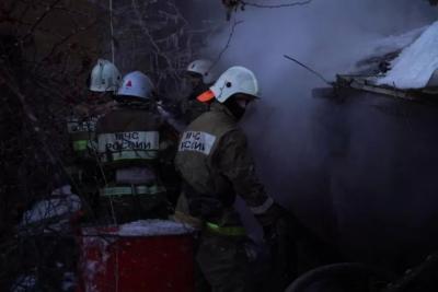 В Самаре на Московском шоссе загорелся строительный мусор