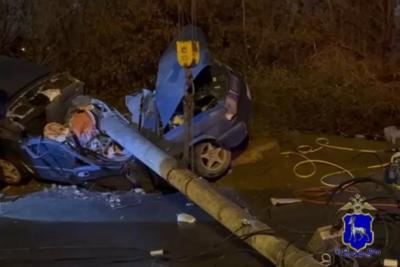 В Тольятти водитель на «Волге» отлетел в фонарный столб и погиб