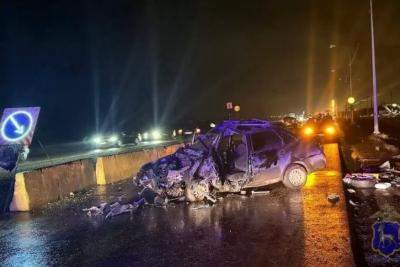 В Тольятти водитель на «Гранте» врезался в бетонный блок и погиб