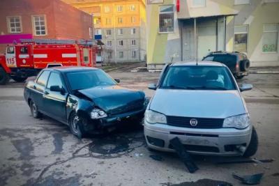 В Безенчуке 16 ноября из-за столкновения легковушек пострадал человек