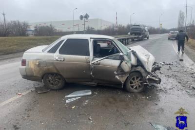 В Самарской области 30 ноября столкнулись две отечественные легковушки