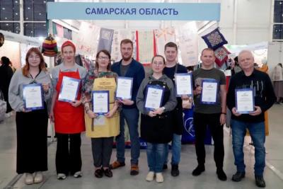 Самарские мастера представили свои изделия на Всероссийской выставке-ярмарке &laquo;Ладья. Зимняя сказка - 2025&raquo;