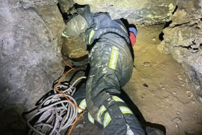 В Самарской области спасатели 6 часов извлекали застрявшего в пещере туриста