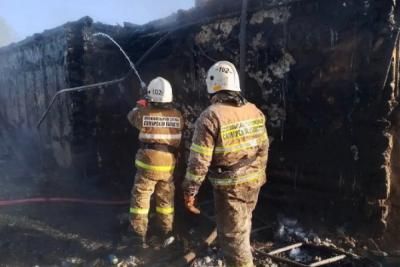 В селе Старый Аманак полыхал частный дом на 50 &laquo;квадратах&raquo;