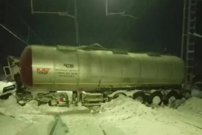 Поезд Тольятти - Москва задерживается на несколько часов из-за ДТП на путях