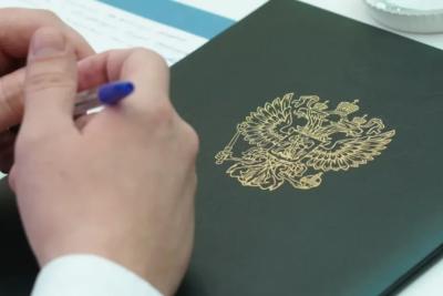 Сдал карту &laquo;в аренду&raquo; мошенникам: 19-летний тольяттинец предстанет перед судом