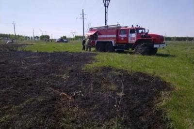 В Кинель-Черкасском районе полыхала трава на 100 &laquo;квадратах&raquo;