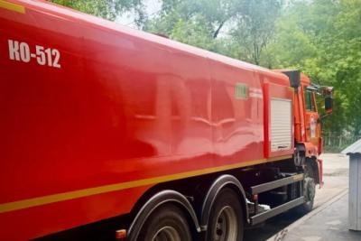На тушение расселенного дома в Управленческом привлекли 67 пожарных