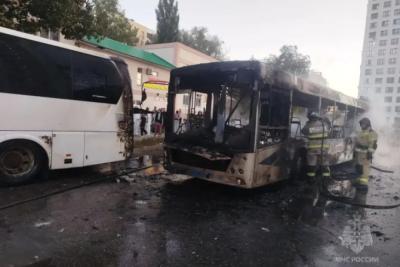 В Самаре в Кировском районе 29 августа сгорел автобус
