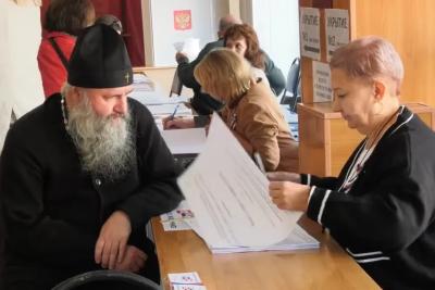 Митрополит Самарский и Новокуйбышевский Феодосий проголосовал на выборах в 63-м регионе