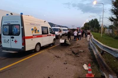 В ДТП у Жигулевской ГЭС в Самарской области пострадали 16 человек