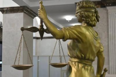 В Самаре мужчина из-за ссоры с сожительницей выкинул ее собаку с балкона