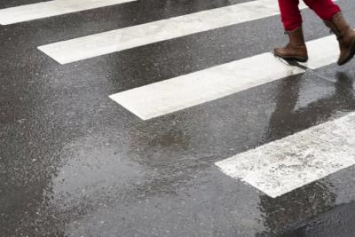 18 ноября в регионе ожидается сильный ветер, на дорогах гололедица