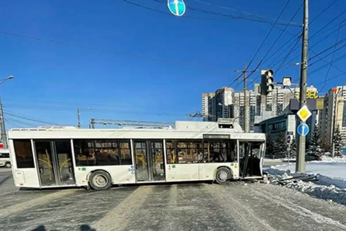 Глава СК РФ поручил возбудить уголовное дело в связи со столкновением двух автобусов в Самаре