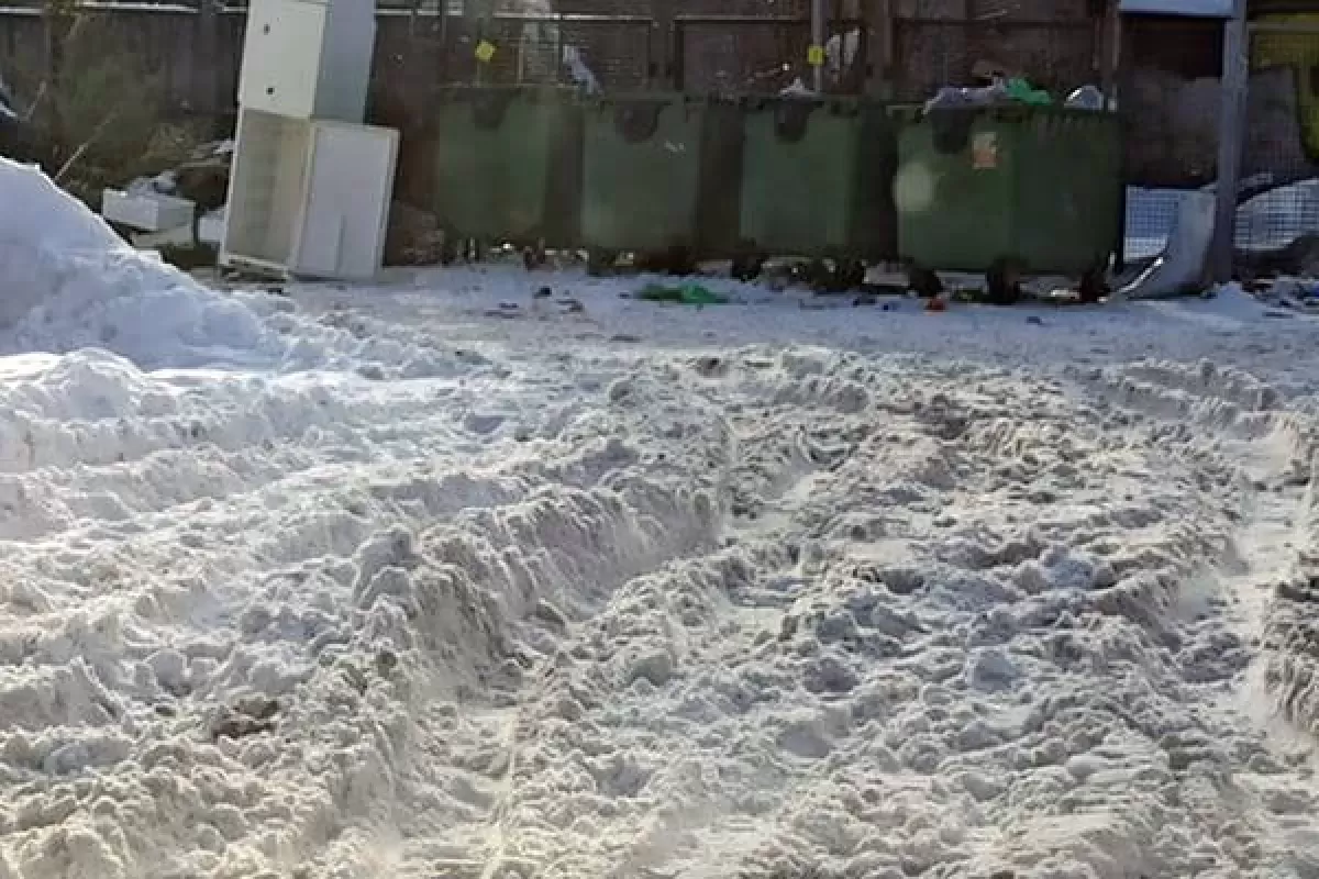 Октябрьский и Промышленный районы Самары стали лидерами антирейтинга по расчистке дорог у мусорных контейнеров