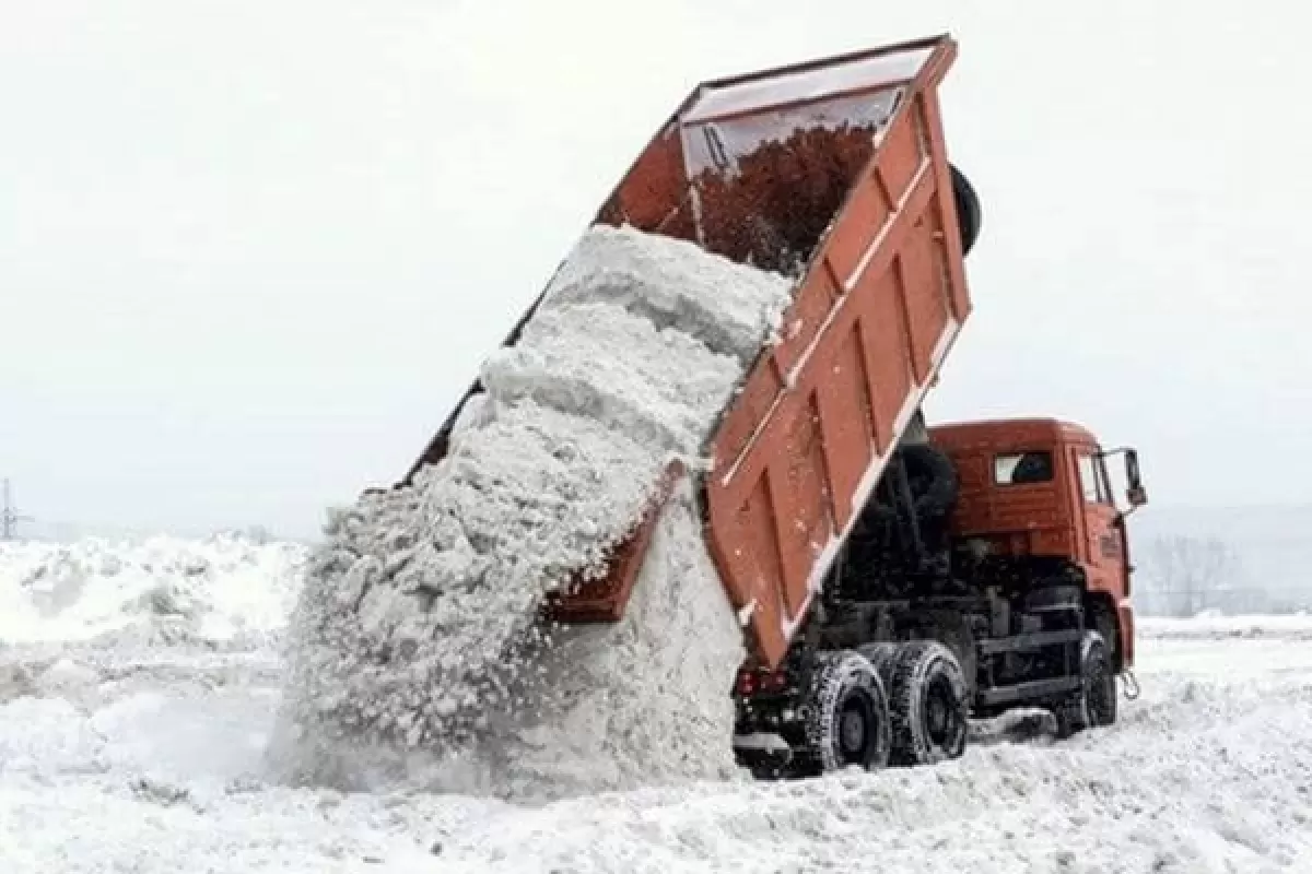 В Самаре ищут подрядчика для вывоза снега с территории Кировского района