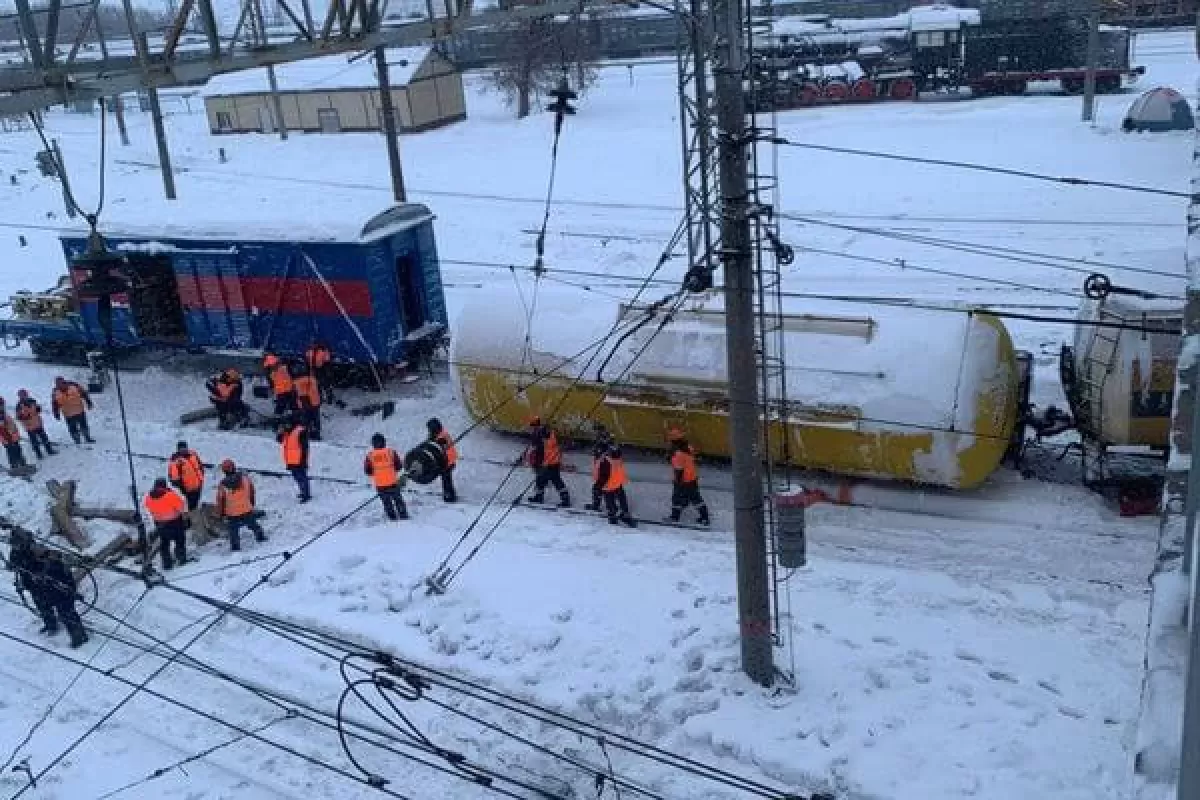 В Самарской области на жд путях опрокинулись две цистерны