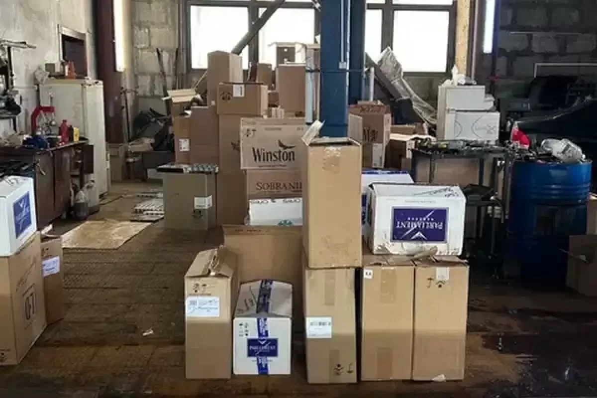 На складе в Тольятти нашли 93 тысячи пачек безакцизных сигарет
