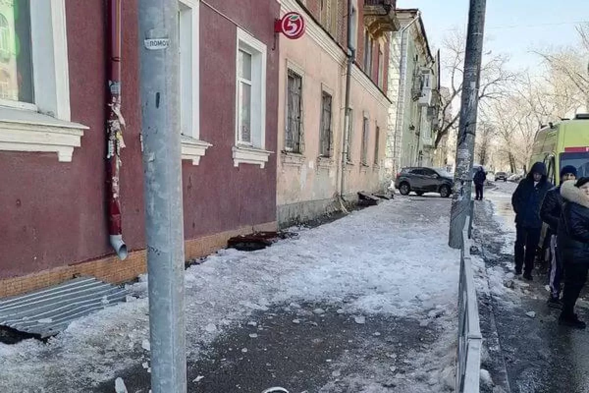 В Самаре возбуждено уголовное дело из-за падения снега с крыши на женщину с тремя детьми