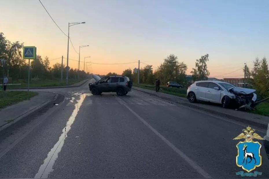 Двое взрослых и ребенок пострадали в столкновении двух автомобилей в Самарской области