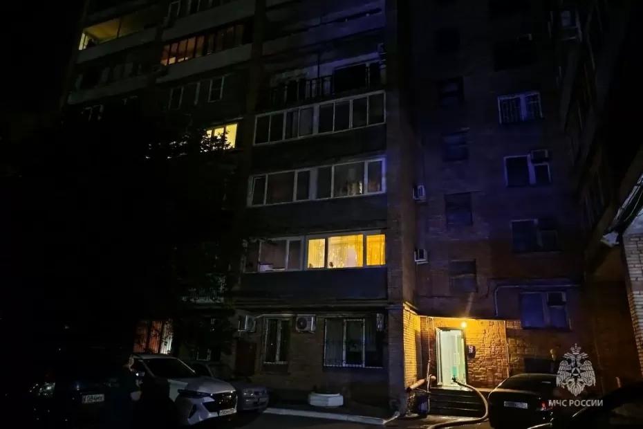 В Самаре 46-летний мужчина пострадал при пожаре в многоквартирном доме на улице Ленинградской В Самаре 46-летний мужчина пострадал при пожаре в многоквартирном доме на улице Ленинградской