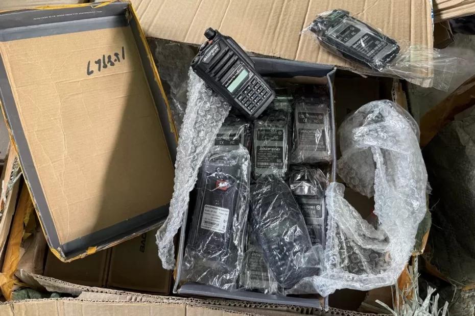 Самарская таможня отправила на фронт 500 бесхозяйных раций и GPS-трекеров Самарская таможня отправила на фронт 500 бесхозяйных раций и GPS-трекеров