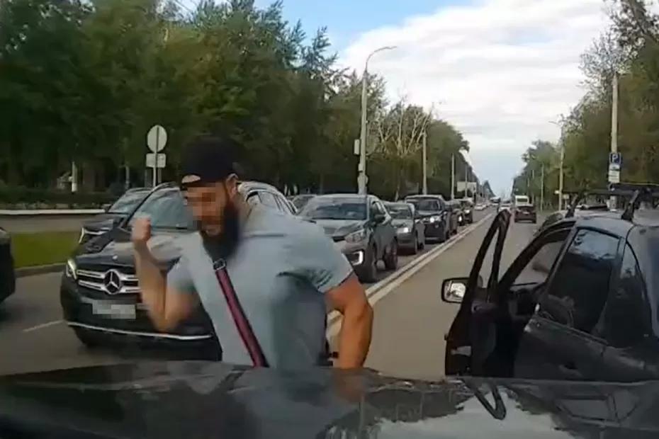Полиция Самары ищет очевидцев дорожных разборок на улице Стара-Загора Полиция Самары ищет очевидцев дорожных разборок на улице Стара-Загора