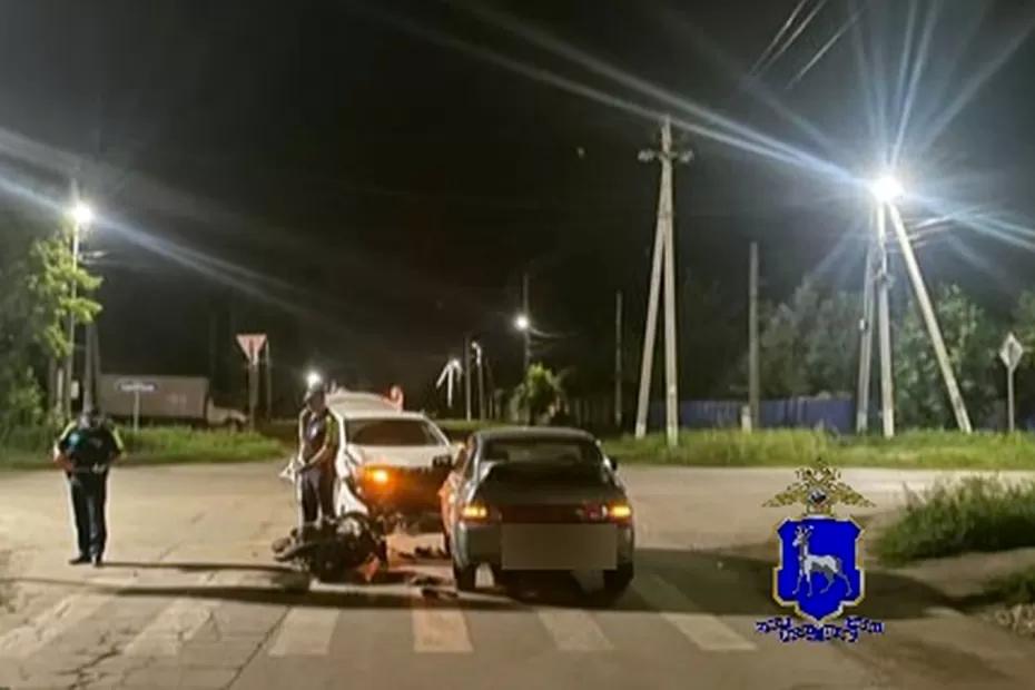 Под Тольятти автомобиль сбил двух подростков на мотороллере: что известно на данный момент Под Тольятти автомобиль сбил двух подростков на мотороллере: что известно на данный момент