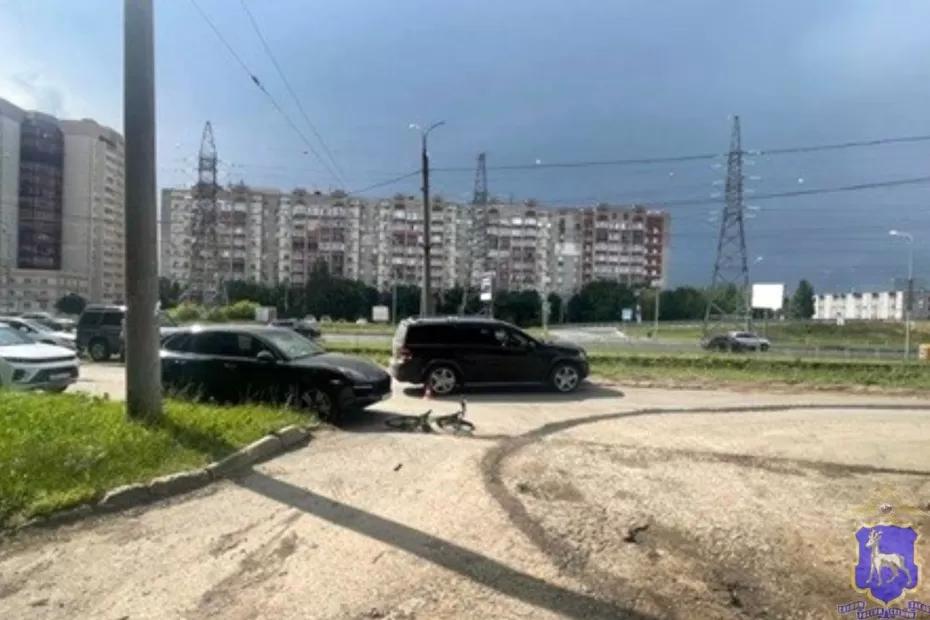 В Самаре под колеса внедорожника «Мерседес» попал ребенок на велосипеде - появились подробности В Самаре под колеса внедорожника «Мерседес» попал ребенок на велосипеде - появились подробности