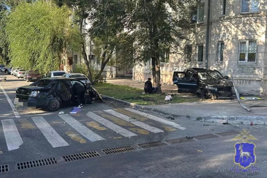 Один человек погиб, двое пострадали в столкновении двух легковушек в Самаре - последние новости