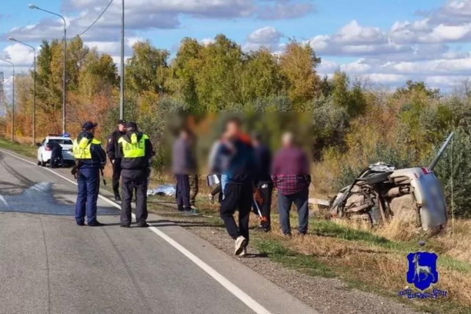 В Самарской области 65-летний водитель легковушки погиб, опрокинувшись в кювет