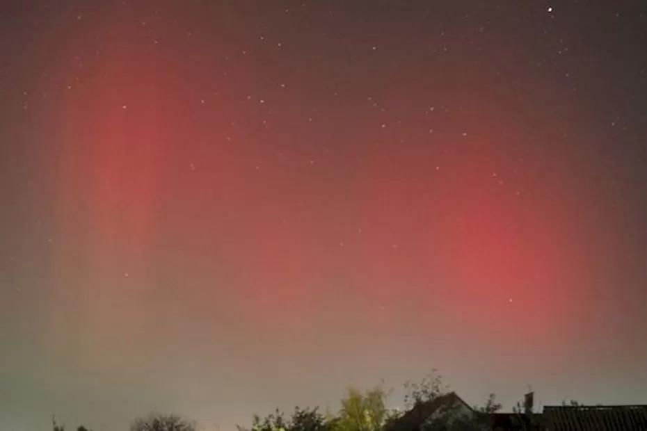 На Земле вечером 29 сентября началась магнитная буря, подсвеченная северным сиянием