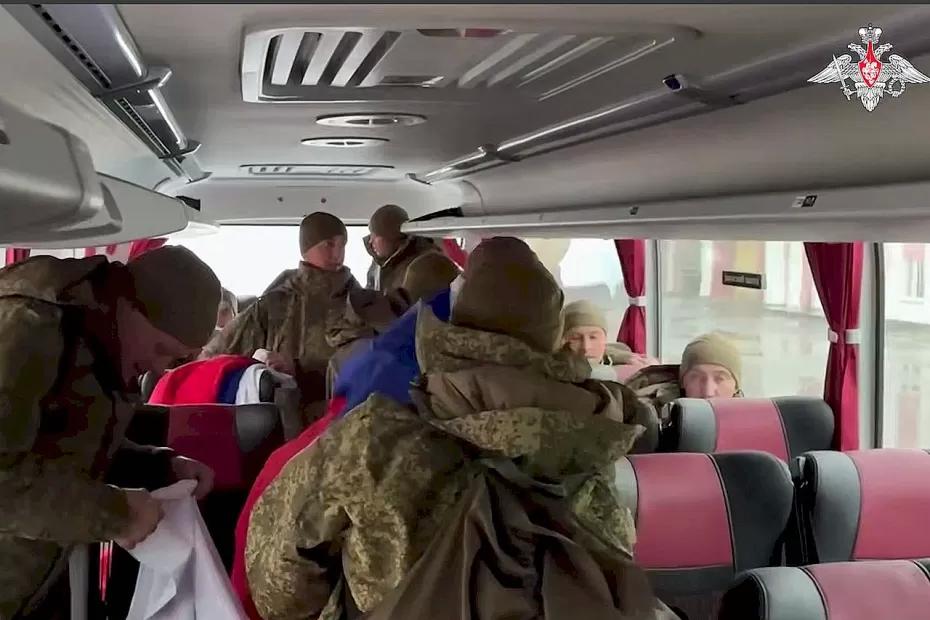 Боец из Самарской области возвращается на родину из украинского плена