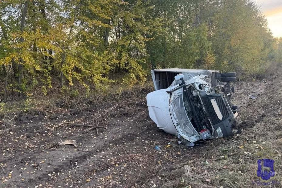 В Самарской области «Приора» опрокинула ГАЗель: что произошло