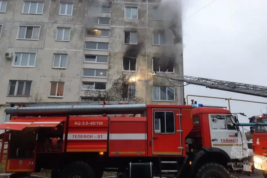 В Самарской области пожарные спасли мужчину при помощи автолестницы - последние новости