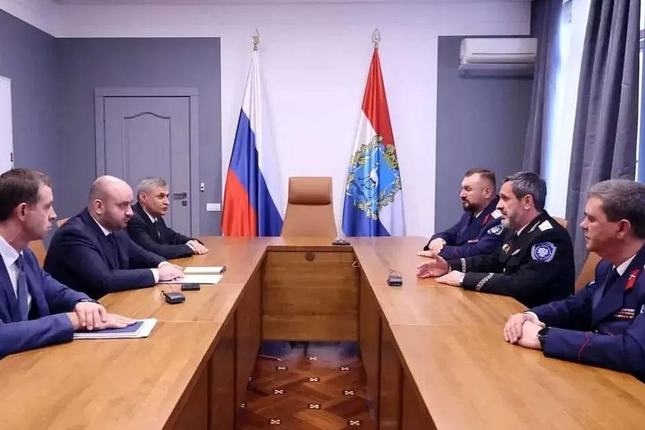 В Самаре состоялась рабочая встреча губернатора Вячеслава Федорищева с атаманом Всероссийского казачьего общества Виталием Кузнецовым