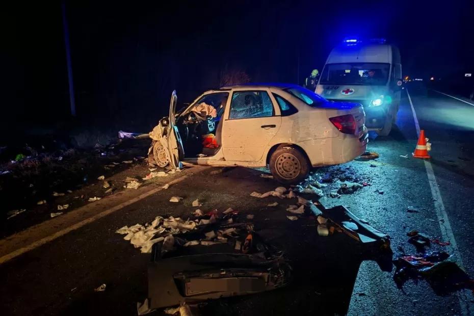 Двое погибли, трое пострадали в столкновении трех автомобилей под Самарой: что известно на данный момент
