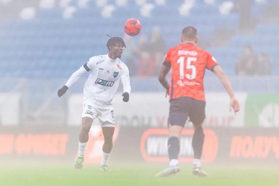 Тольяттинский «Акрон» уступил «Пари НН», несмотря на гол Дзюбы