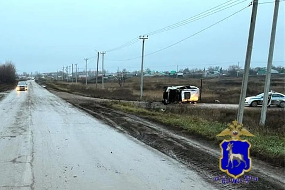 Пьяный водитель опрокинулся на внедорожнике и скрылся с места аварии в Самарской области - фото